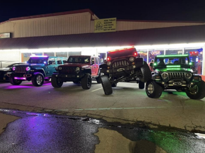 Kings-Bar-Jeep-Night