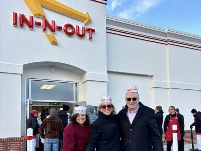 City-of-Lebanon-In-N-Out-Burger_2174928313041143688_n-e1765465731552