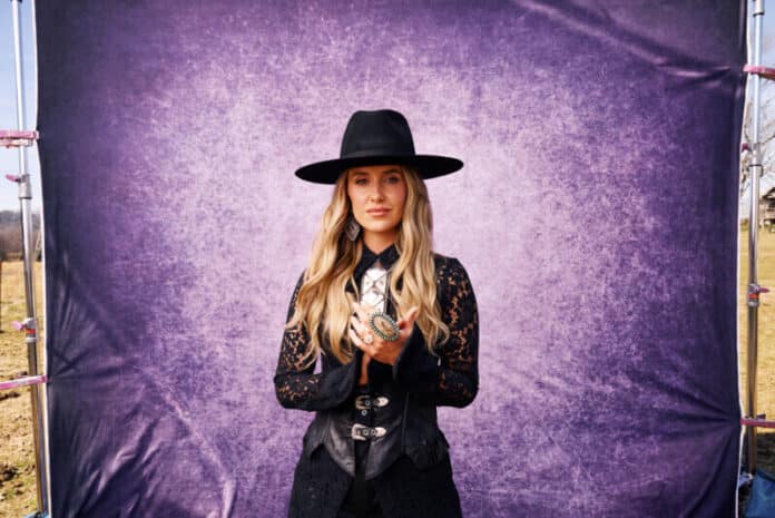 lainey_wilson9-photo-by-CeCe-Dawson