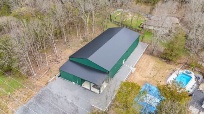 Why hiring a contractor experienced in full outdoor living projects matters