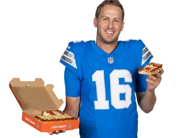 Little-Caesars-Slices-N-Stix (1) Little Caesars Brings Back Detroit-Style Slices-N-Stix for Limited Time