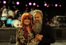 Sold-Out Album Signing Brings Wynonna Judd to Brentwood