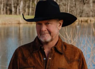 Tracy Lawrence’s Turkey Fry Aims to Feed 32,000 Middle Tennesseans This Thanksgiving